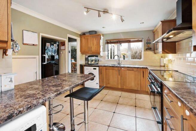 kitchen/breakf...