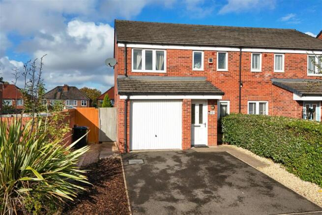 3-bed semi-detached on Silvermere Park Way, Sheldon, Birmingham, £285,000