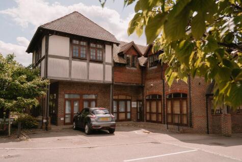 London Road, Hurst Green, Etchingham, East Sussex, TN19