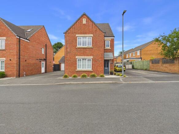 4 bed Detached for sale in pontefract