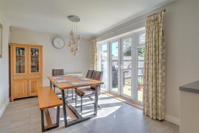5. Dining room.jpg