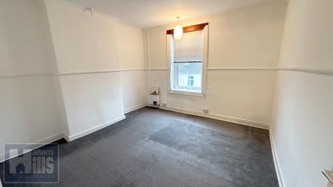 2 bed Terraced to rent Image 6