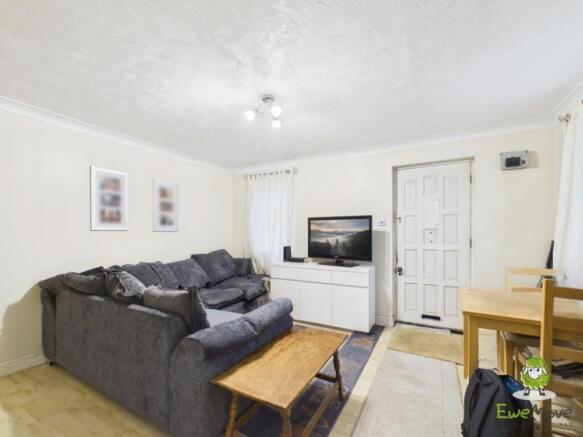 EweMove Estate Agents Basingstoke - Mahler Close 