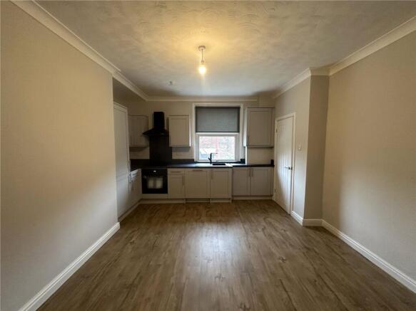 2 bed Terraced to rent Image 9