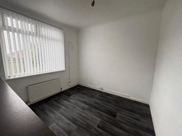 3 bed Semi-Detached to rent Image 4