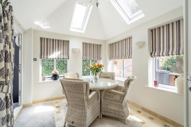 4 bed Detached for sale Image 6