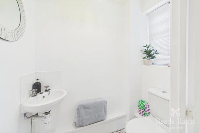 3 bed Semi-Detached for sale Image 10