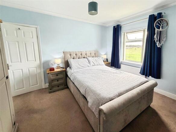 3 bed Semi-Detached for sale Image 12
