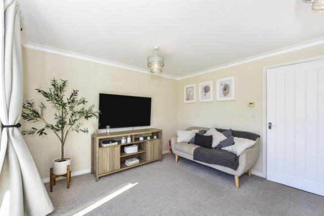 3 bed Semi-Detached for sale Image 4