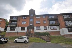 25, Treetops, Hillside Road, Whyteleafe CR3 0BY