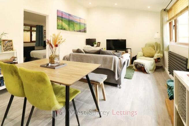 Lrg_Dining to living