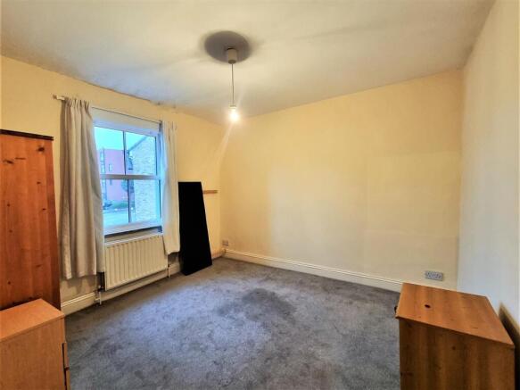Bedroom 1 (2).jpg