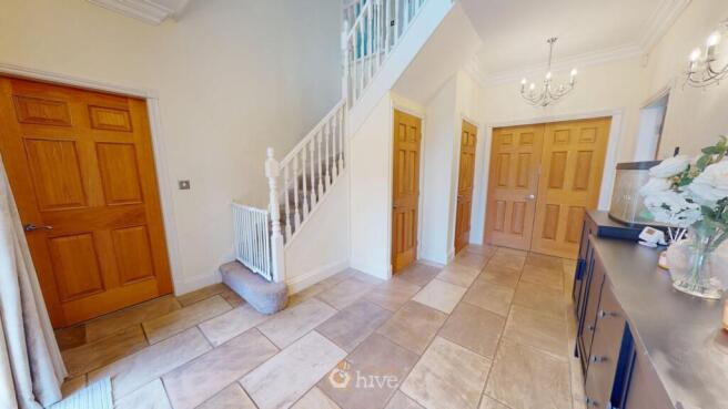6 bed Detached for sale Image 9