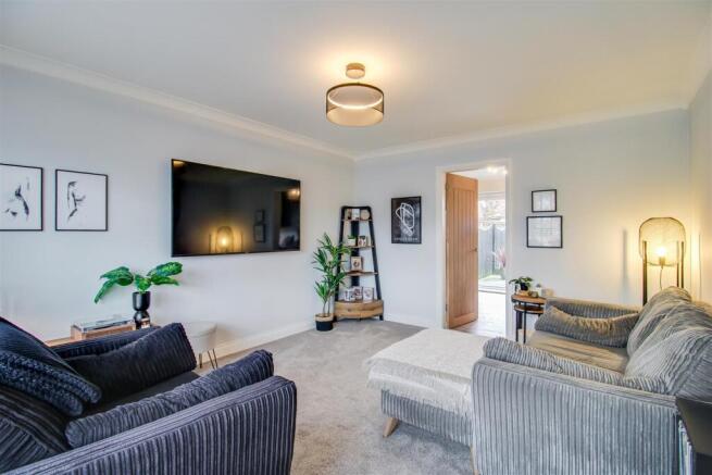 3 bed Semi-Detached for sale Image 6