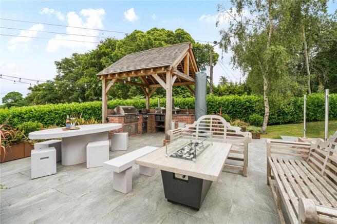 Outdoor Kitchen