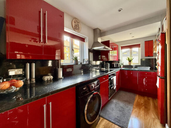2 bed Semi-Detached for sale Image 7