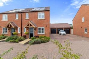 40, Pinchfield Gardens, Worcester WR2 6NB
