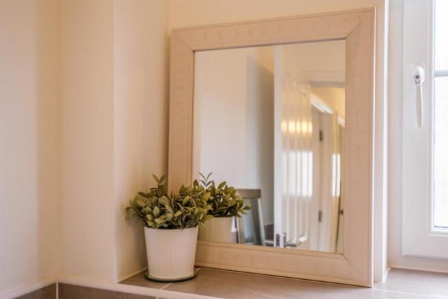 052-2_Hunterfield_Place_Carluke_ML84GY.jpg