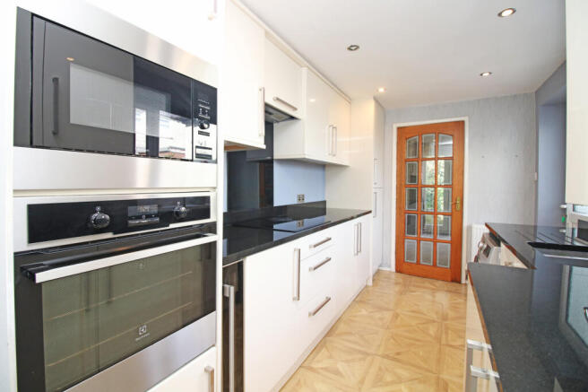 Sherwood Avenue,  Blackpool, FY3 photo 4