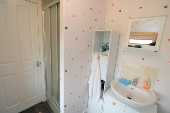 EN-SUITE SHOWER ROOM.JPG