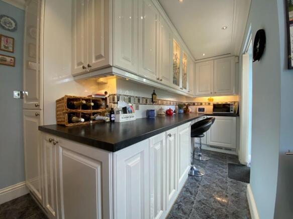 Kitchen B'Fast Room