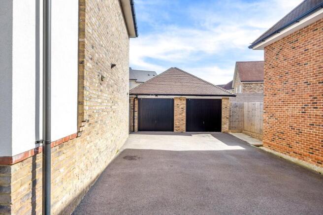 Garage/Driveway