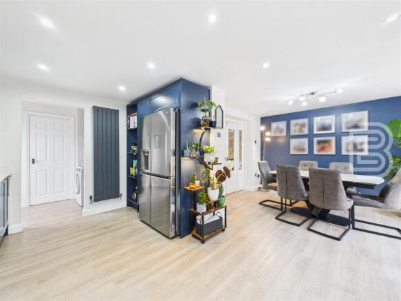 Kitchen Family Room (4).jpg