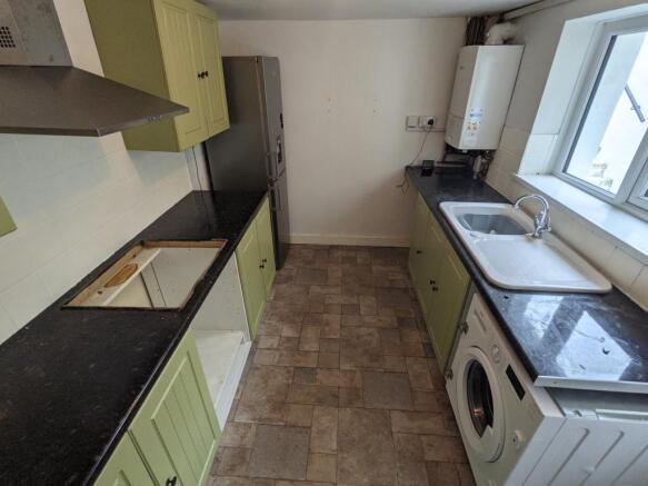 Kitchen (2)