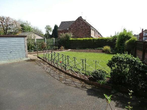 LARGE SIDE GARDEN AR