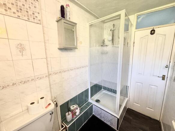 2 bed House to rent Image 7