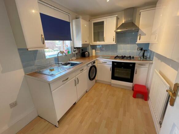 Selman Close, Hythe photo 4