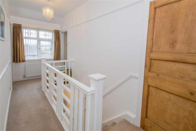 FIRST FLOOR LANDING