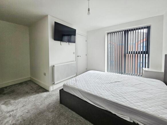 3 bed Town House to rent Image 11