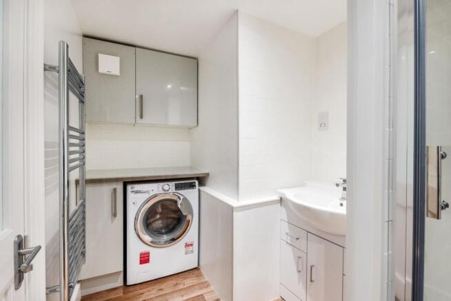 Flat 1, 239 London Road East, Batheaston, BA1 7RL-