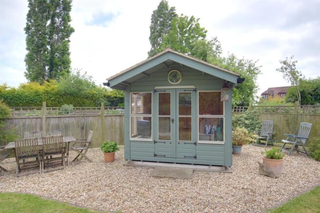 4 bed Detached for sale Image 10