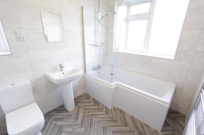 3 bed Semi-Detached to rent Image 12