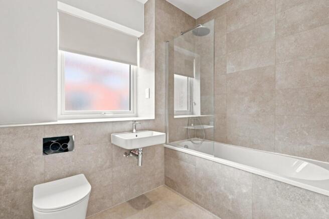 3 bed Terraced to rent Image 8