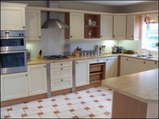 Kitchen/B'fast Room