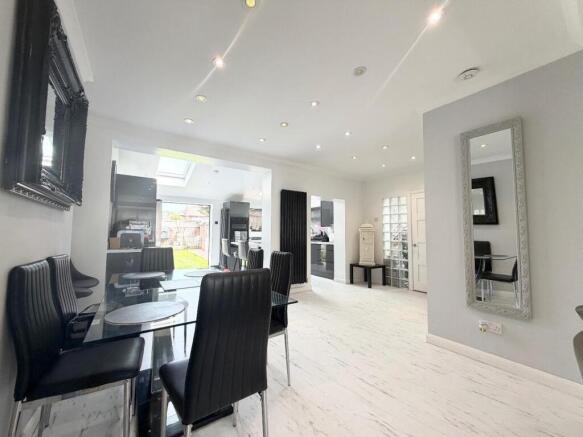 3 bed Semi-Detached for sale Image 7