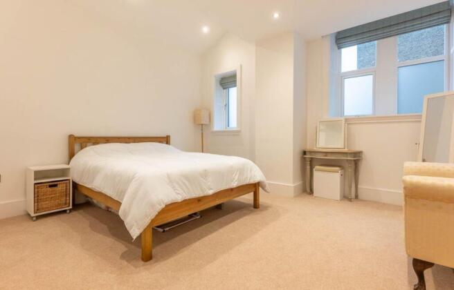 2 bed Apartment for sale Image 10