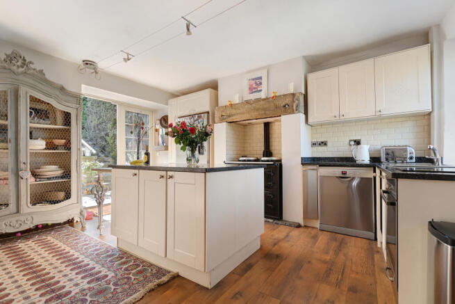 4 bed Semi-Detached for sale Image 7