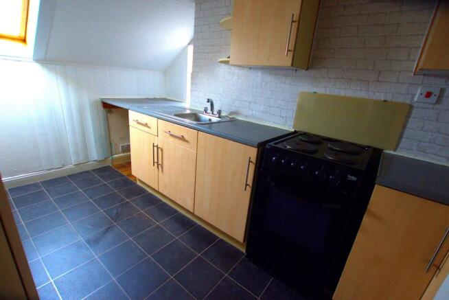 6 bed Semi-Detached for sale Image 11