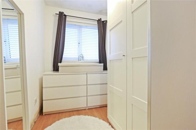 Dressing Room/Bed3
