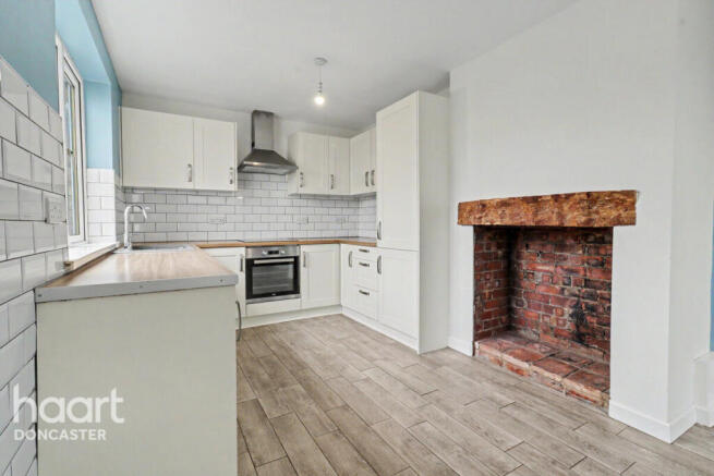 3 bed Semi-Detached for sale Image 8