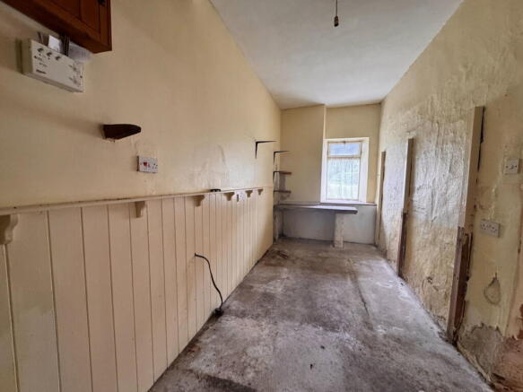 4 bed Detached for sale Image 6