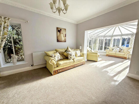 4 bed Semi-Detached for sale Image 10