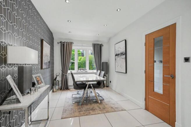 4 bed Detached for sale Image 8