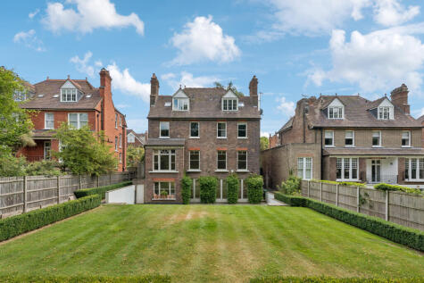 17 Daleham Gardens, London, Greater London NW3 5BY