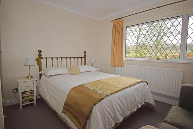 6 Lickey Grange, bed 2.jpg