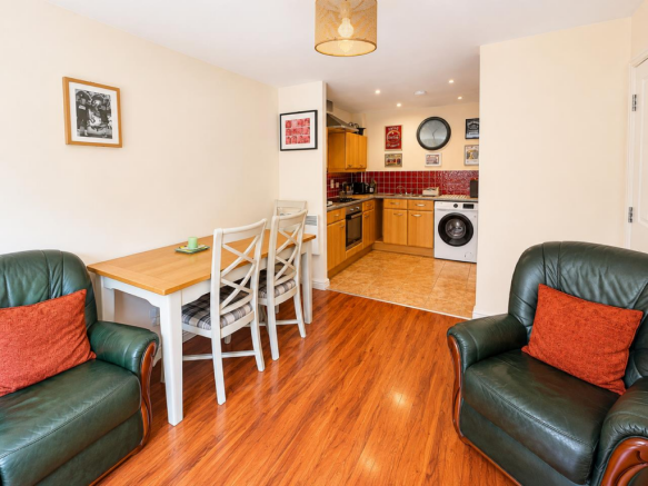 2 bed House for sale Image 4